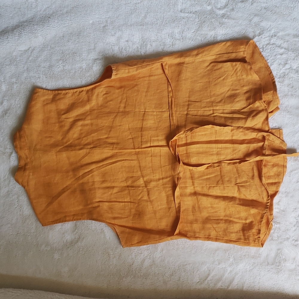 Linen Buttoned Blouse - Picture 4 of 4